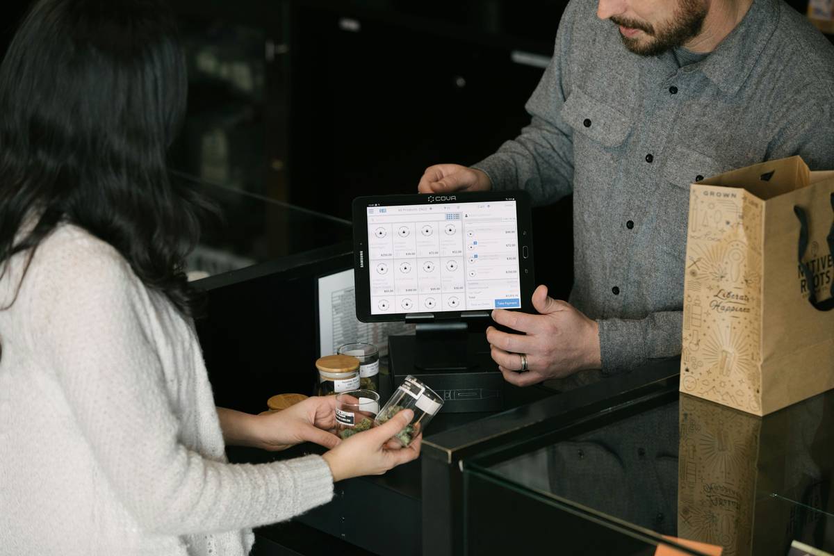 A Step-by-Step Joint Credit Card Application Guide for Couples