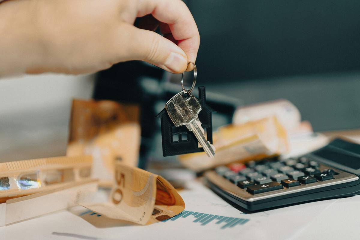 Checklist for mastering joint credit card financial responsibility includes setting budgets and automating payments