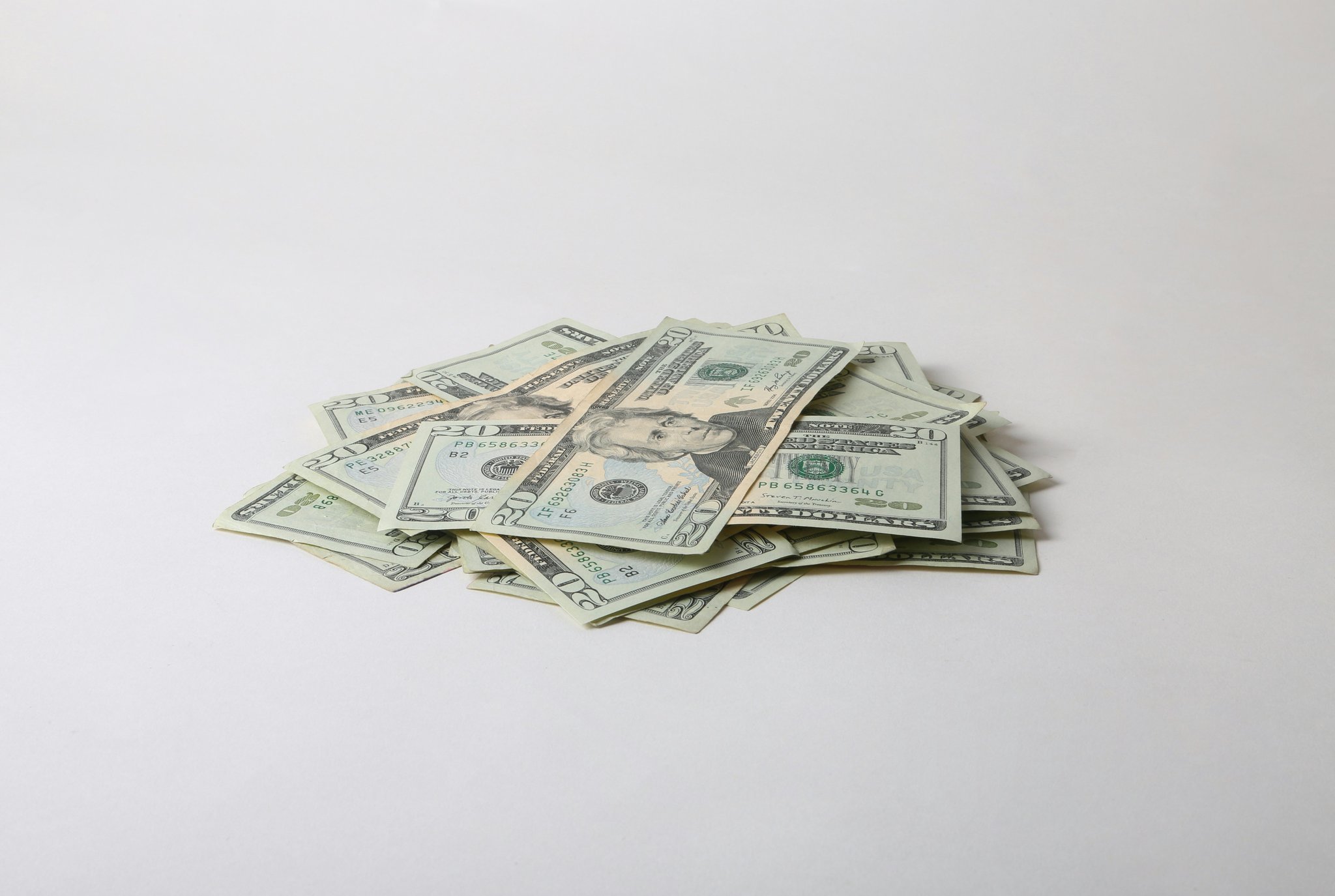 Infographic showing benefits of using joint credit cards