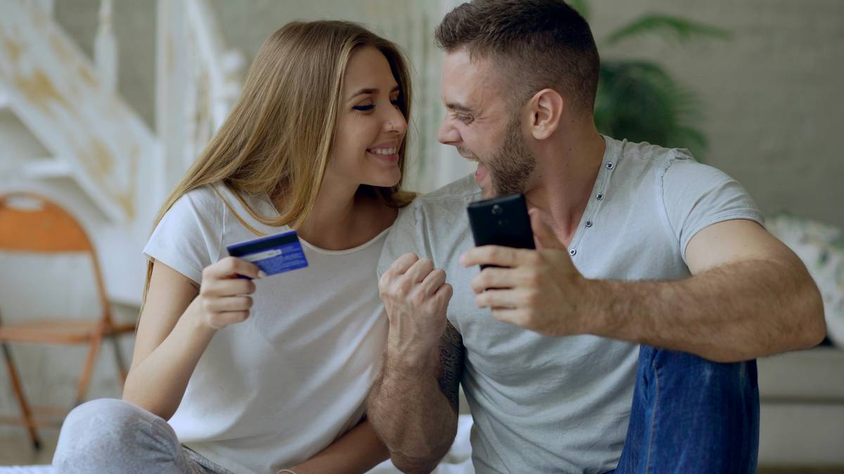 Chart comparing couple's credit score increase over time after using joint credit card responsibly.