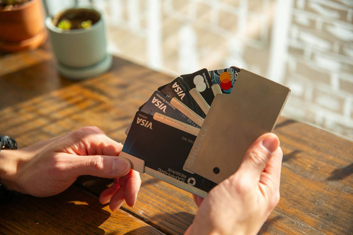 The Ultimate Joint Credit Card Benefits Guide: A Couple's Financial Power-Up