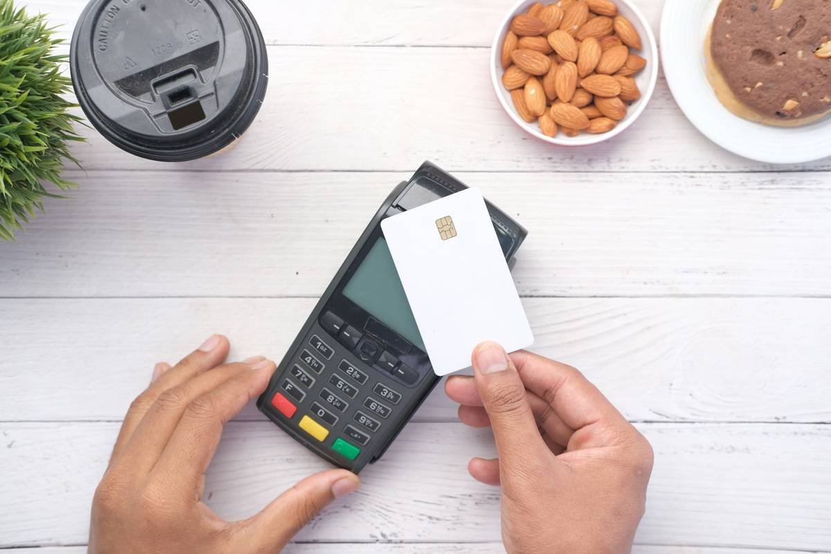 Infographic showing common misconceptions about joint credit card rewards vs. reality