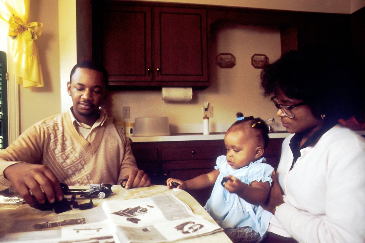 Joint Credit Card Benefits for Families: Why Sharing Plastic Can Actually Build Financial Trust