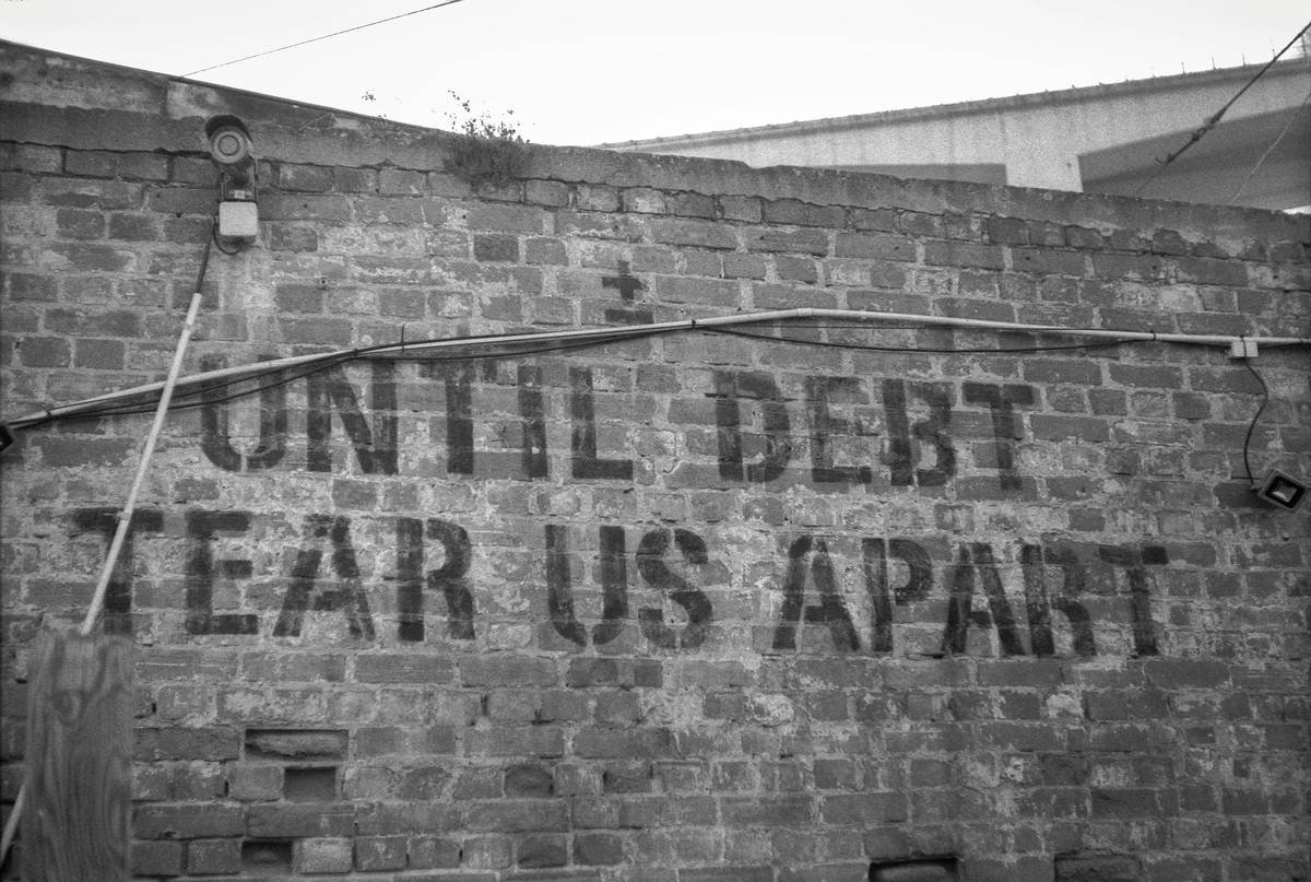 Joint Credit Card Debt Instant Guide: What Happens When Love Meets Liability