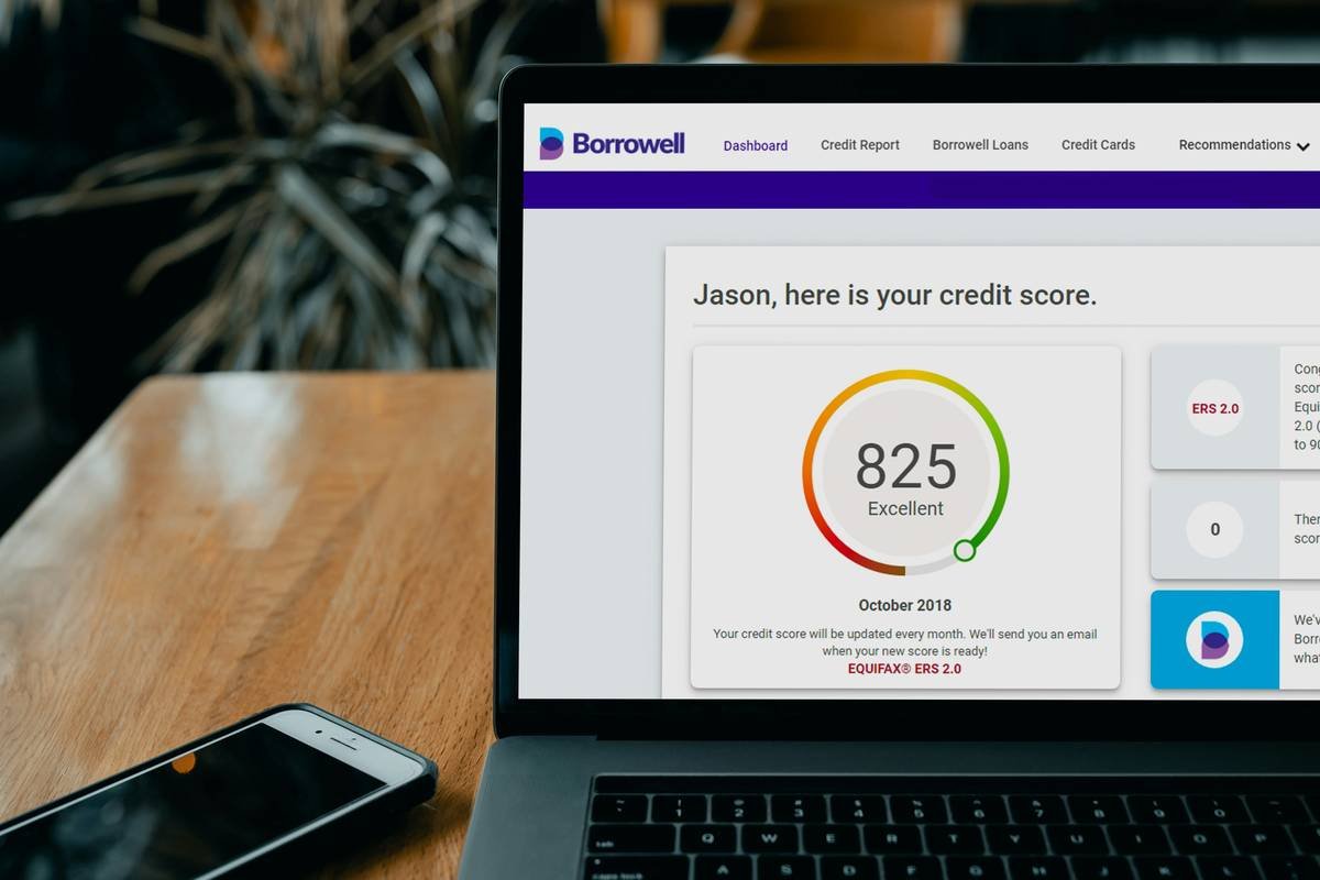 Bar chart showing 22% of major U.S. credit cards allow joint applications; only 9% offer zero annual fees