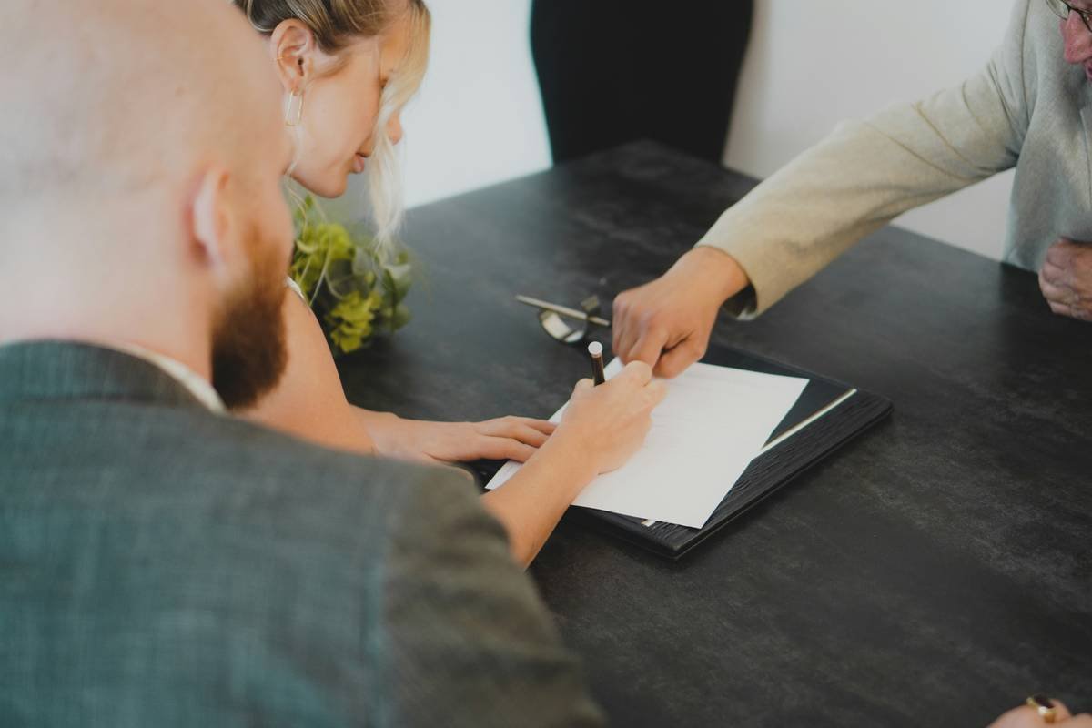 Joint Credit Card Application Top Banks: Expert Guide for Couples & Co-Applicants in 2024