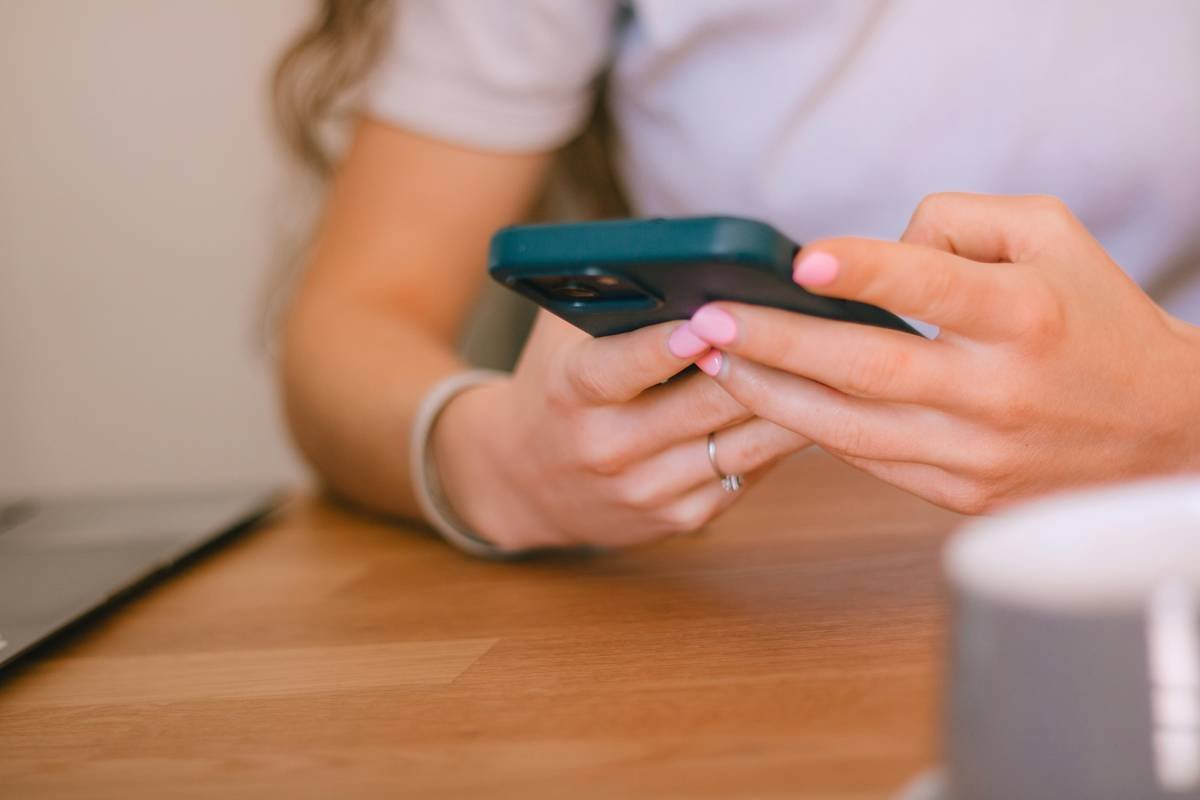 Should You Use a Personal Loan to Pay Credit Cards? The Truth About Joint Debt and Smart Swaps